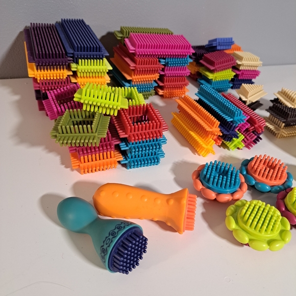 Bristle Blocks-Stem Interlocking Building Blocks Over 60 Pieces - Picture 2 of 5